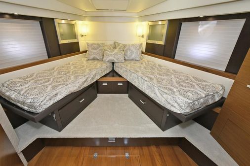 Tiara Yachts 53 Coupe image