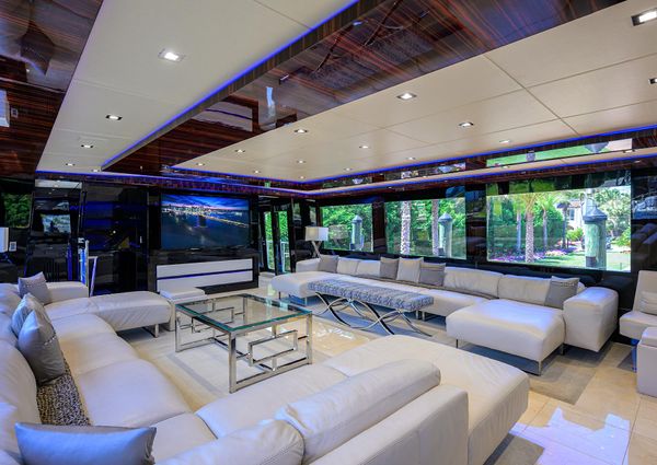 Broward 108-RAISED-PILOTHOUSE image