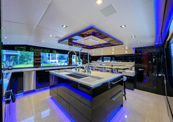 Broward 108-RAISED-PILOTHOUSE image