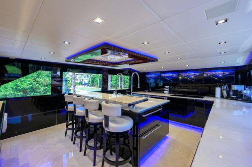 Broward 108 Raised Pilothouse image