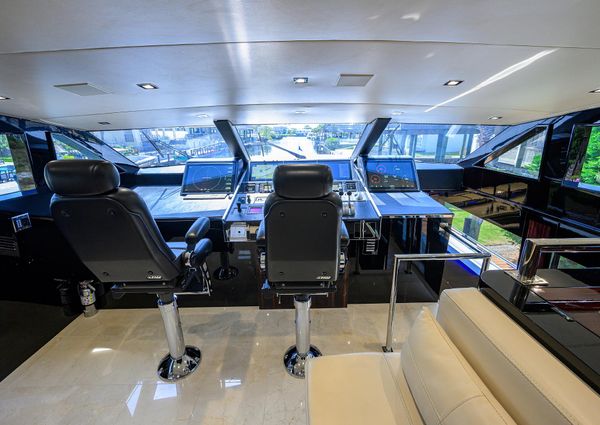 Broward 108-RAISED-PILOTHOUSE image