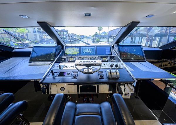 Broward 108-RAISED-PILOTHOUSE image