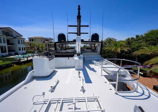 Broward 108-RAISED-PILOTHOUSE image