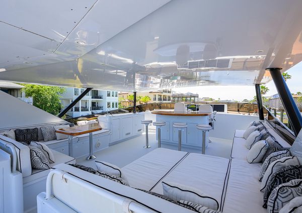 Broward 108-RAISED-PILOTHOUSE image