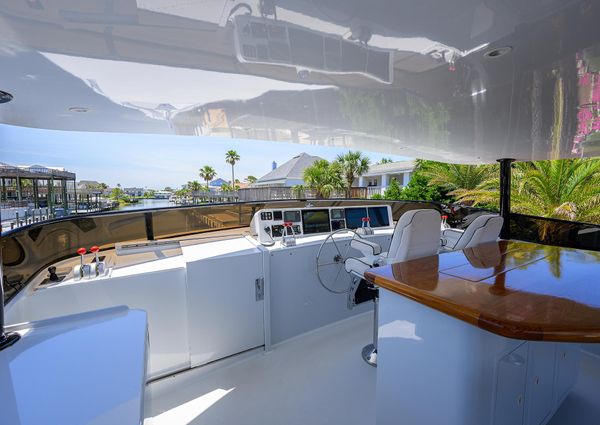 Broward 108-RAISED-PILOTHOUSE image