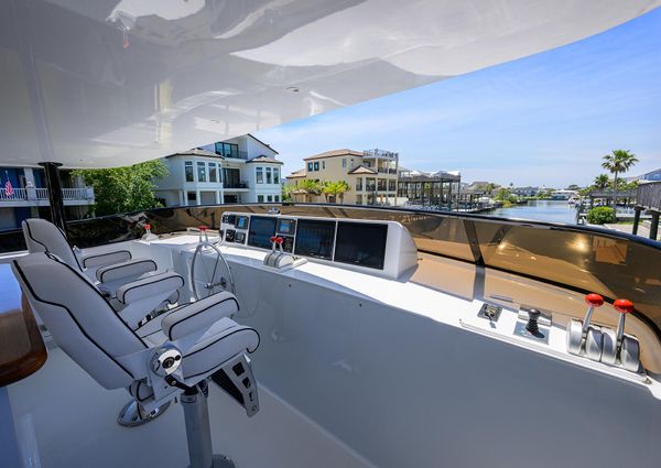 Broward 108-RAISED-PILOTHOUSE image