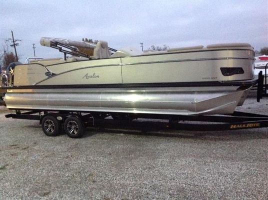 Avalon 25 CATALINA ENTERTAINER - main image