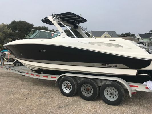 Sea Ray 270 SLX - main image