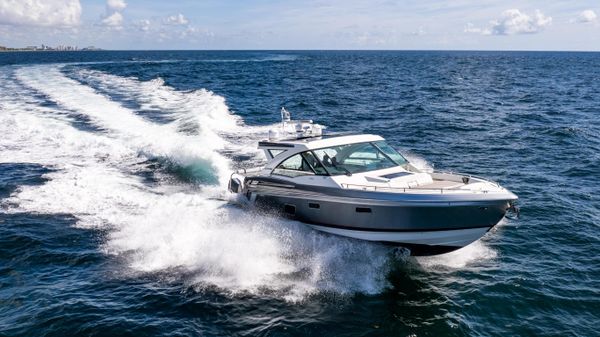 Formula 430 Super Sport Crossover