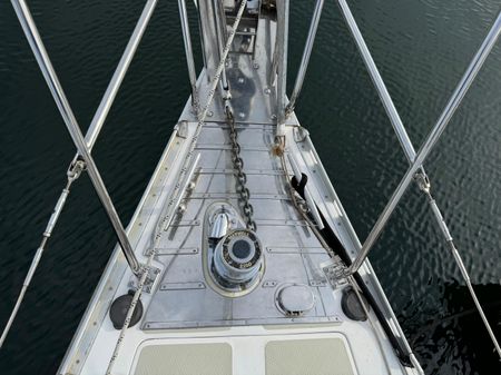 Hylas 46 Center Cockpit Cutter image