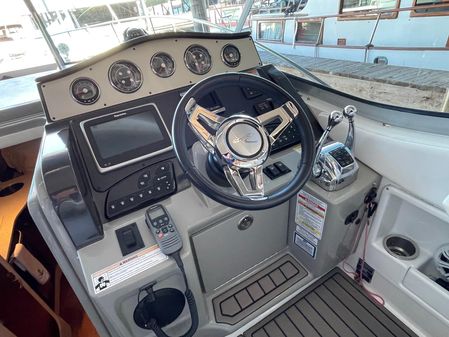 Sea Ray 330 Sundancer image
