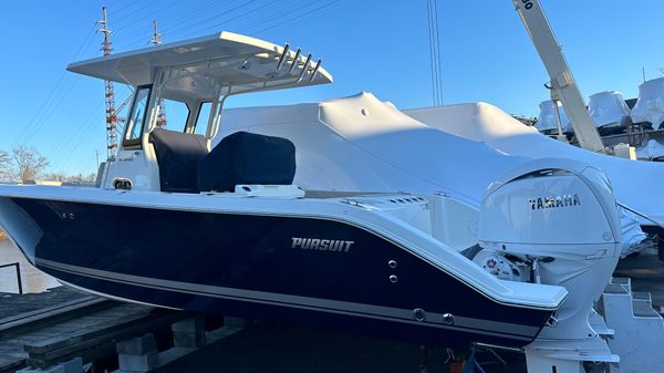 Pursuit S 268 Sport