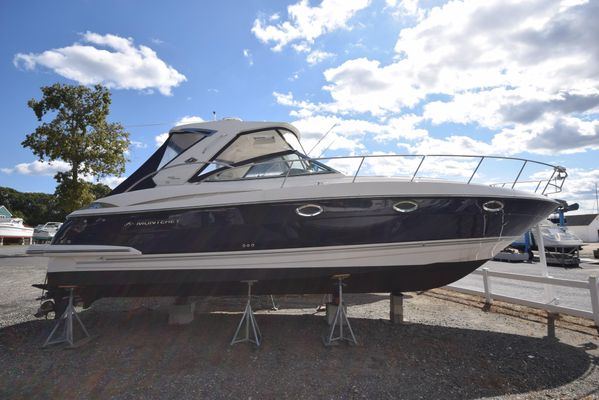 Monterey 360 Sport Yacht - main image