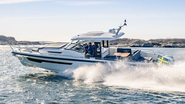 Nimbus T11 Outboard