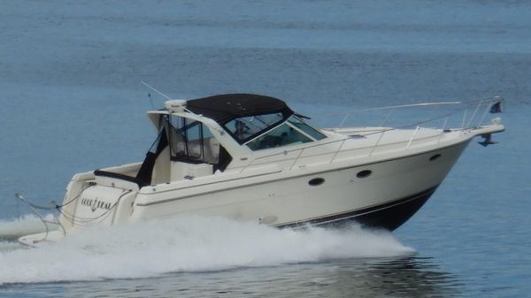 Tiara Yachts 3500 Express 