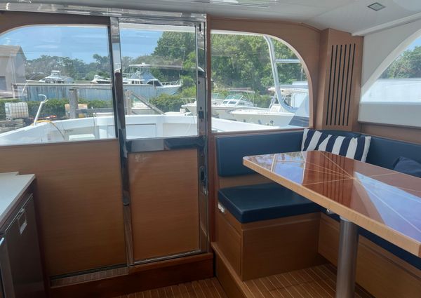 Bertram 35 Flybridge image