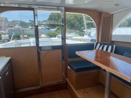 Bertram 35 Flybridge image