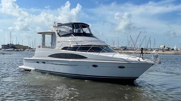 Carver 444 Cockpit Motor Yacht 