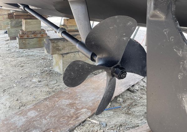 Carver 444 Cockpit Motor Yacht image