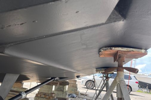 Carver 444 Cockpit Motor Yacht image