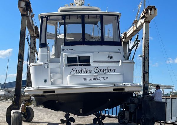 Carver 444 Cockpit Motor Yacht image