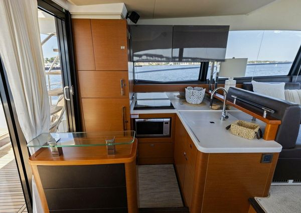 Prestige 500 Flybridge image