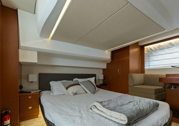 Prestige 500 Flybridge image