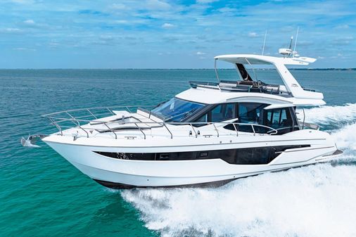 Galeon 500 Fly image