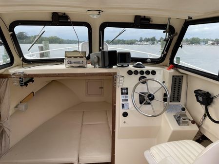 Parker 2520 Sport Cabin image