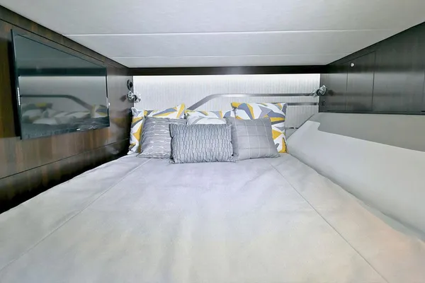 Cruisers-yachts 42-GLS-OB image