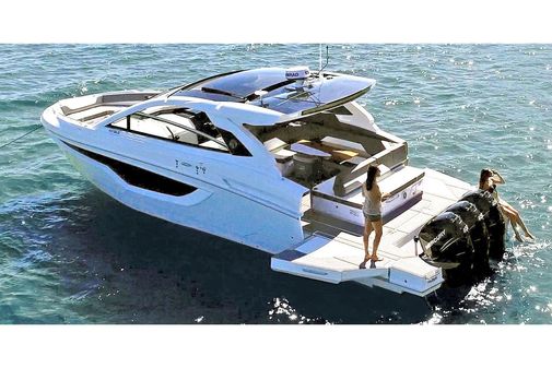 Cruisers Yachts 42 GLS image