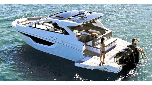 Cruisers Yachts 42 GLS