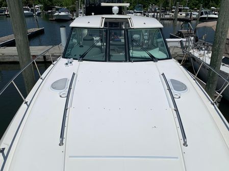 Cruisers Yachts 390 Sport Coupe image