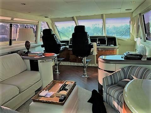 Lazzara Yachts Sky Lounge image