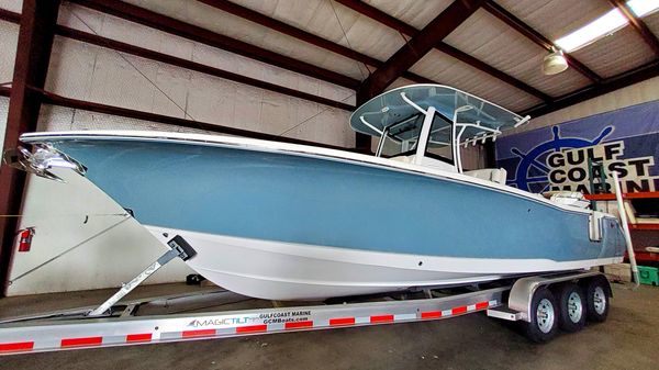 Sea Hunt 2023 Gamefish 30 CB