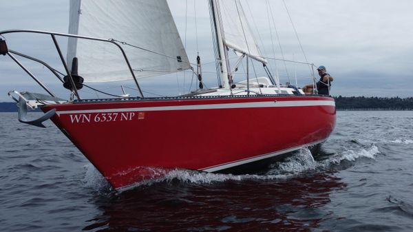 Sailboat Evetts 31 