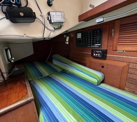 Aloha 32 image