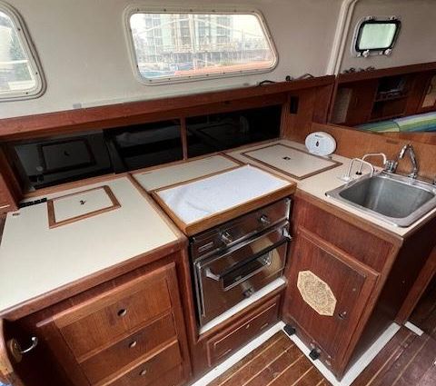 Aloha 32 image