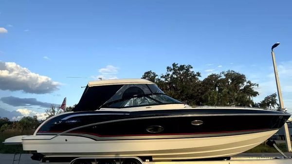 Formula 350 Crossover Bowrider