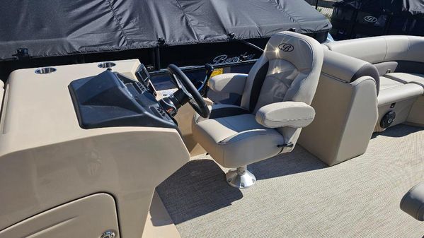 Bentley-pontoons LEGACY-243-NAVIGATOR image