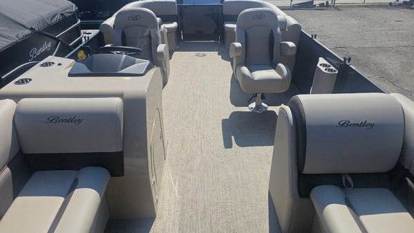 Bentley-pontoons LEGACY-243-NAVIGATOR image