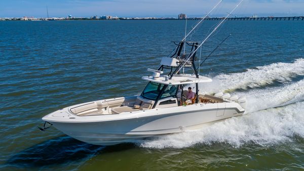 Boston Whaler 380 Outrage