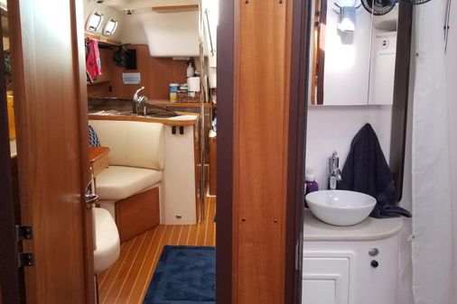Catalina 385 image