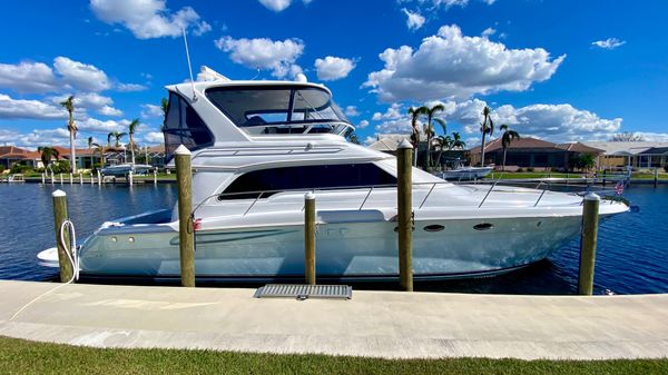Sea Ray 480 Sedan Bridge