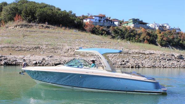 Chris-Craft Launch 31 GT