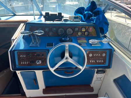 Sea Ray 340 Express Cruiser image