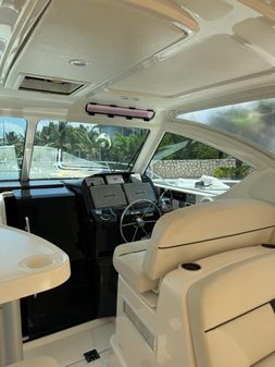 Tiara Yachts 3100 Open image