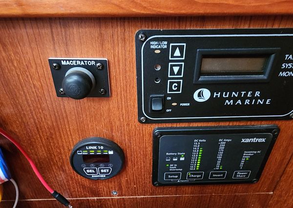 Hunter 44 image