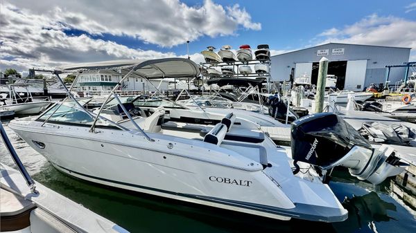 Cobalt R6 Outboard 