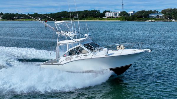 Carolina Classic 35 Express 